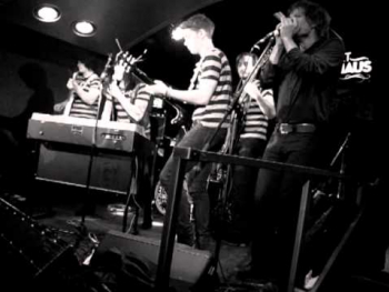 WILD EVEL AND THE TRASHBONES "Hot Rod Zombie" live Vienna/Cabaret Fledermaus 24/09/2010